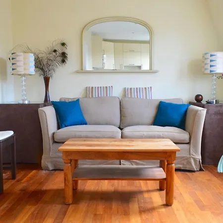 Lovely Top Floor Flat In Leafy Fulham